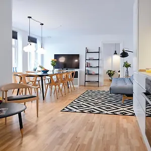 Sanders Tower - Chic Two-bedroom In Charming Apartment Copenhagen