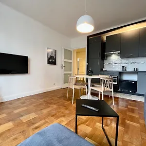 suite-corneille-69006.hotels-rhonealpes.com/
